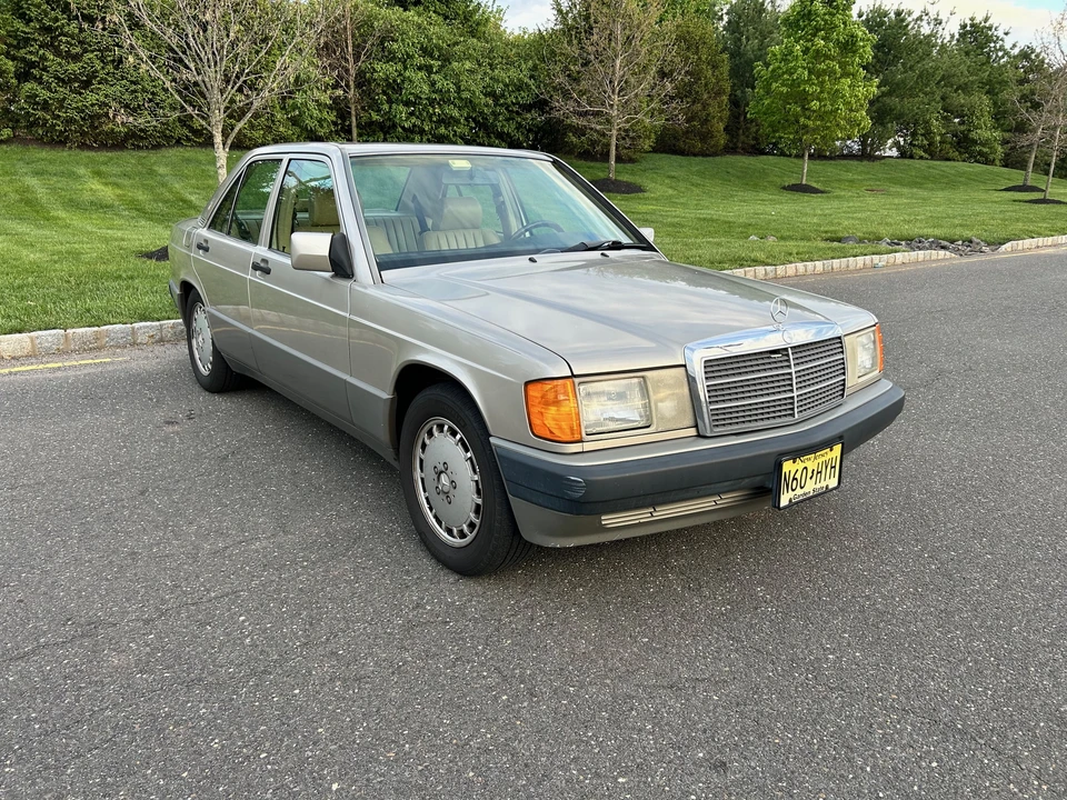 1993 Mercedes-Benz 190E - Image 8 of 31