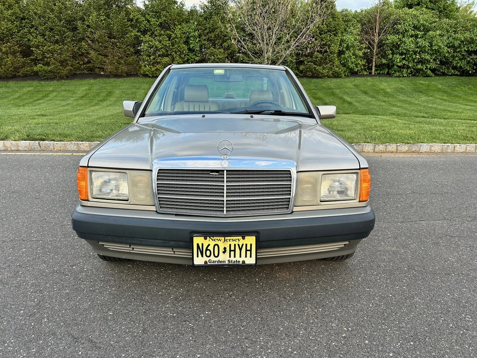 1993 Mercedes-Benz 190E - Image 9 of 31