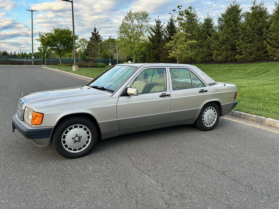1993 Mercedes-Benz 190E - Image 3 of 31