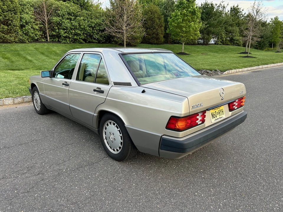 1993 Mercedes-Benz 190E - Image 4 of 31