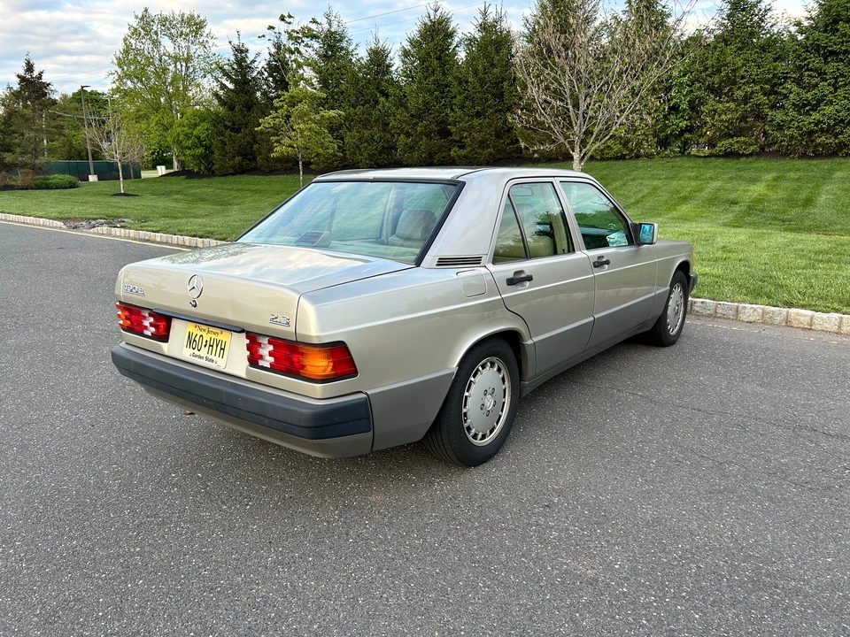 1993 Mercedes-Benz 190E - Image 6 of 31