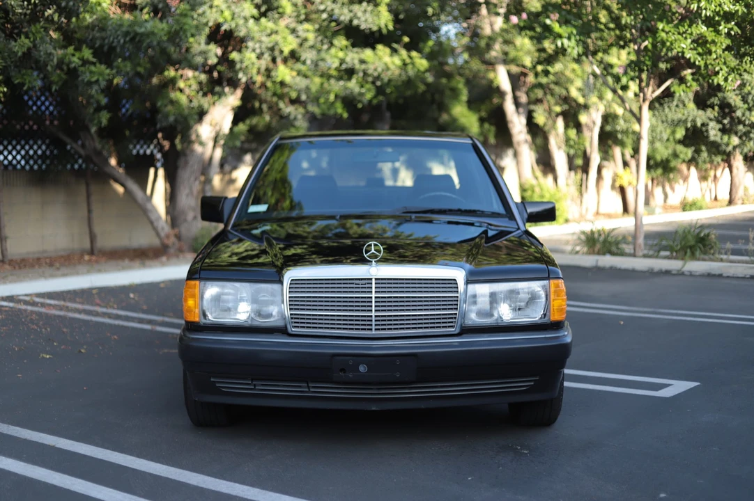 1993 Mercedes-Benz 190E - Image 17 of 31