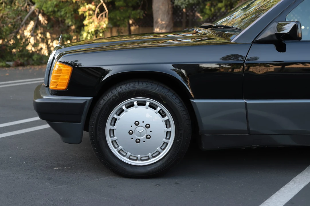 1993 Mercedes-Benz 190E - Image 22 of 31