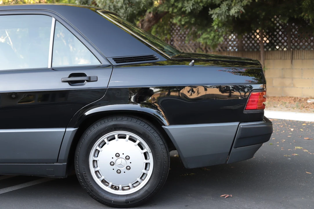 1993 Mercedes-Benz 190E - Image 25 of 31