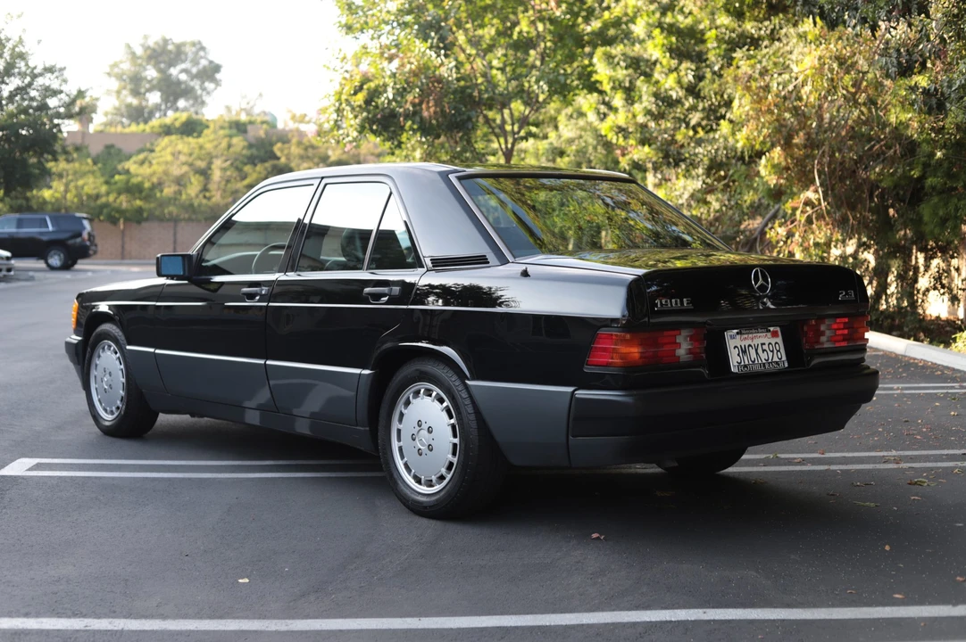 1993 Mercedes-Benz 190E - Image 6 of 31