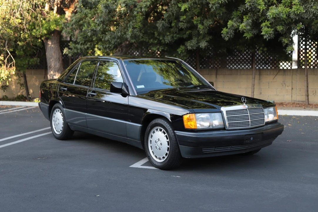 1993 Mercedes-Benz 190E - Image 14 of 31
