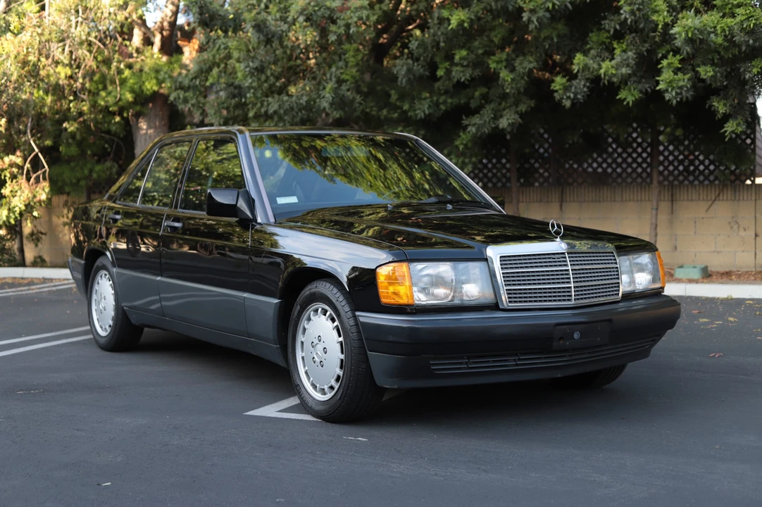 1993 Mercedes-Benz 190E - Image 16 of 31