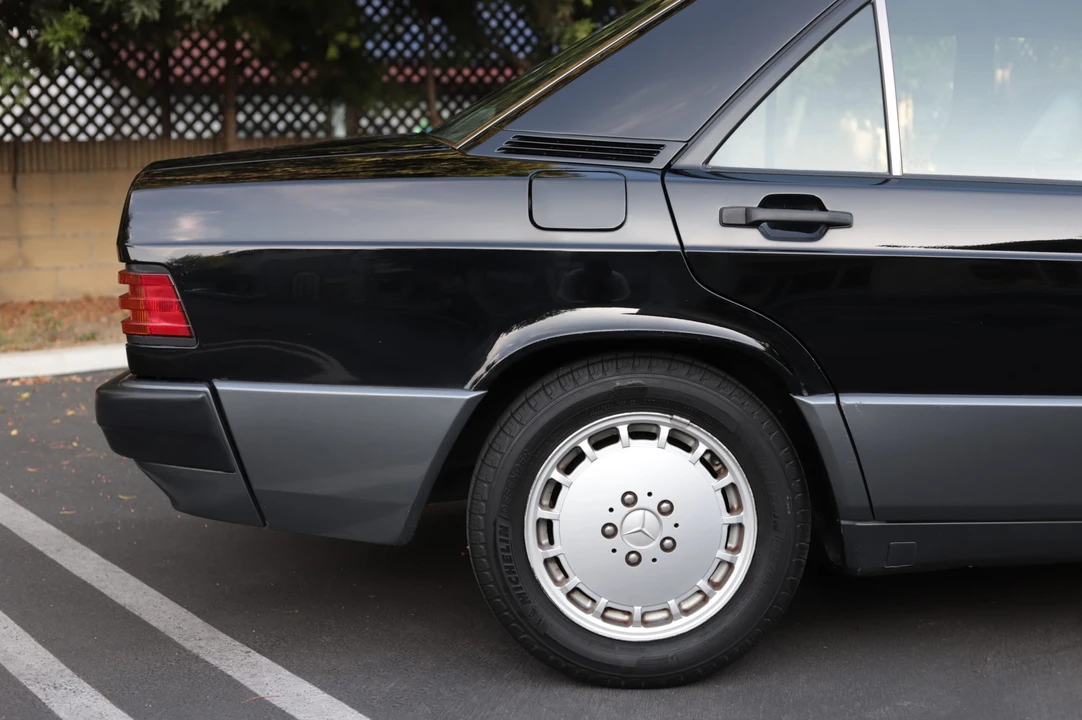 1993 Mercedes-Benz 190E - Image 29 of 31