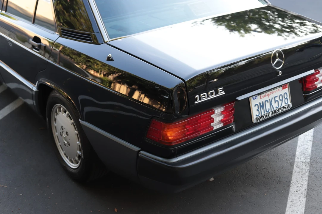 1993 Mercedes-Benz 190E - Image 26 of 31