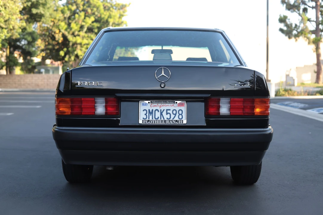 1993 Mercedes-Benz 190E - Image 8 of 31