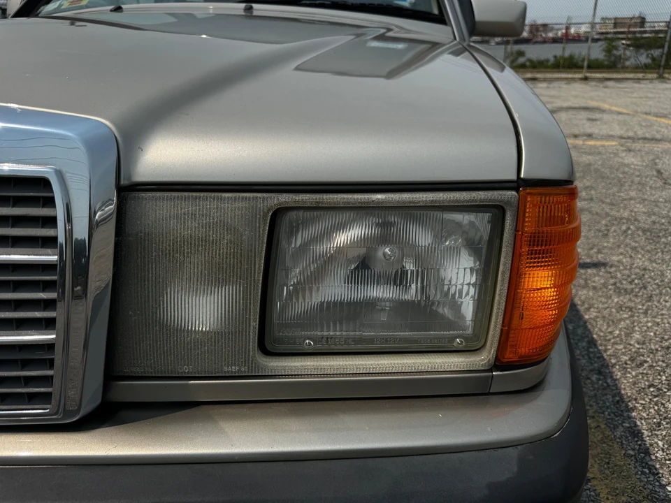 1993 Mercedes-Benz 190E - Image 14 of 31