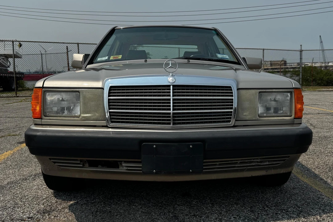 1993 Mercedes-Benz 190E - Image 2 of 31
