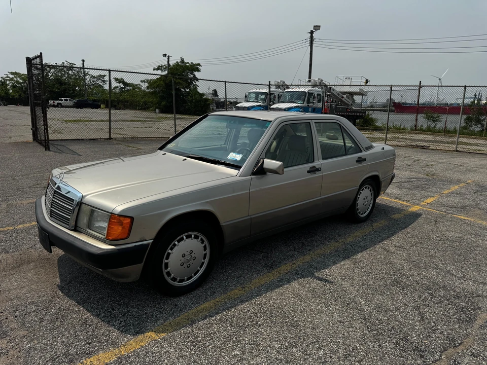 1993 Mercedes-Benz 190E - Image 6 of 31