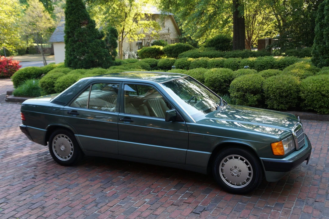 1993 Mercedes-Benz 190E - Image 12 of 31