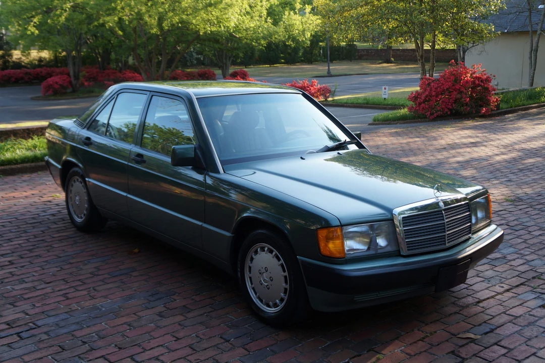 1993 Mercedes-Benz 190E - Image 8 of 31
