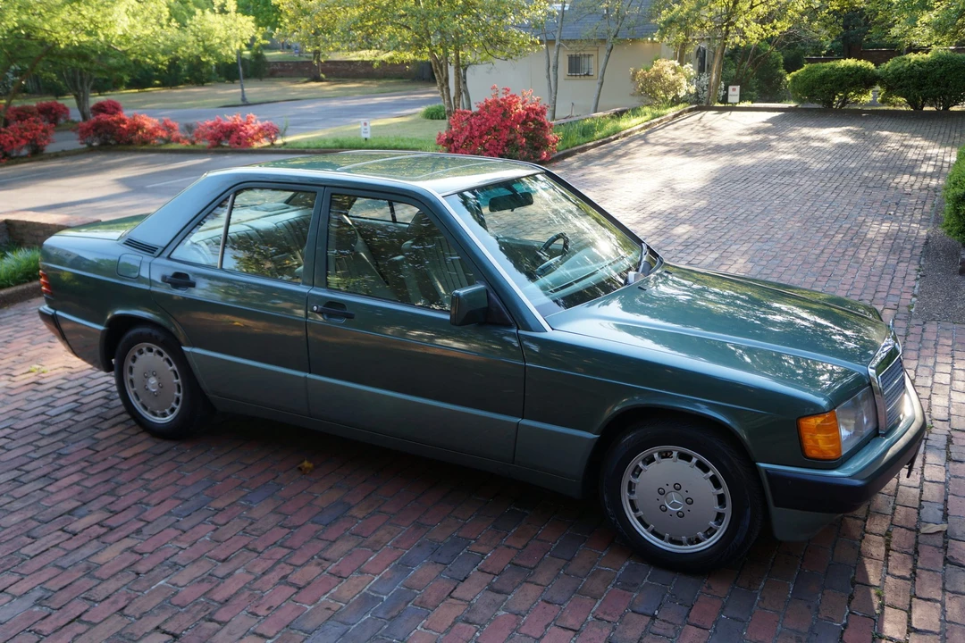 1993 Mercedes-Benz 190E - Image 10 of 31