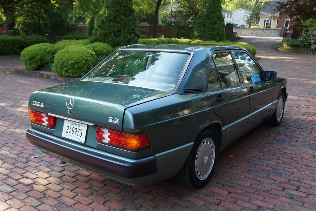 1993 Mercedes-Benz 190E - Image 16 of 31