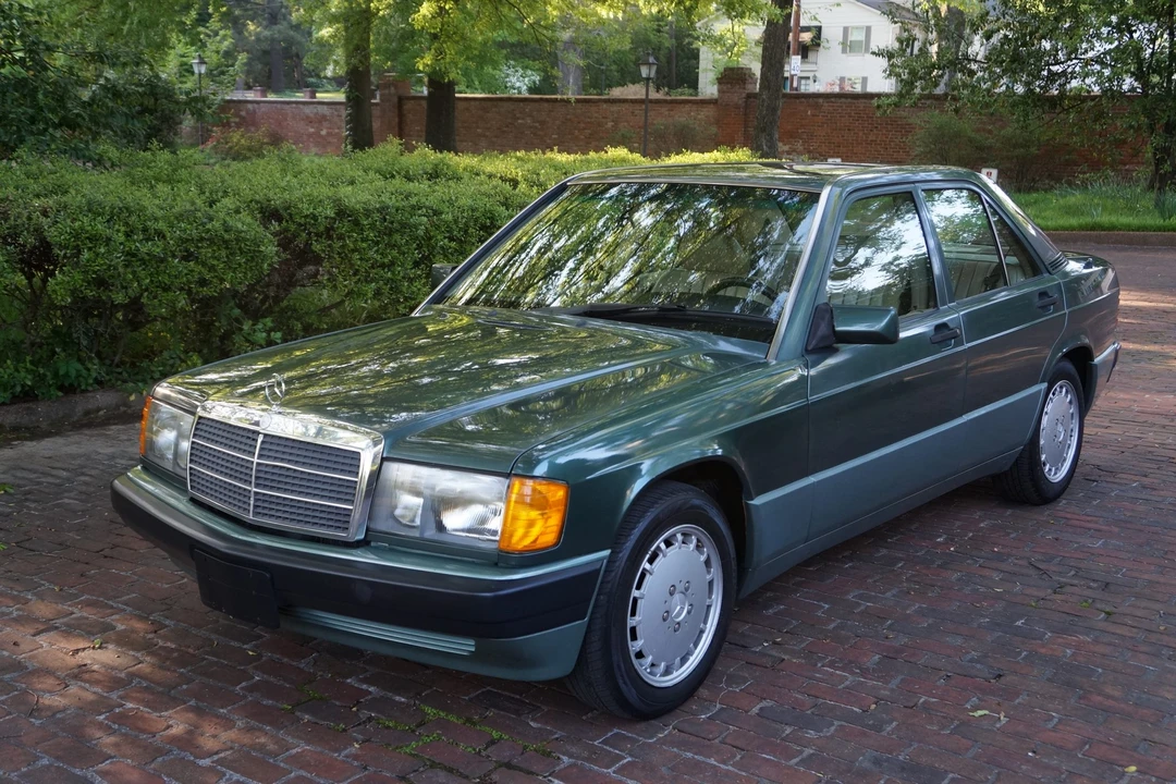 1993 Mercedes-Benz 190E - Image 3 of 31