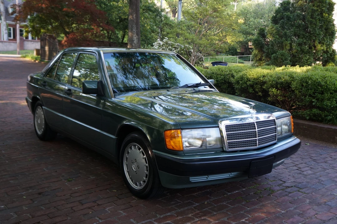 1993 Mercedes-Benz 190E - Image 7 of 31