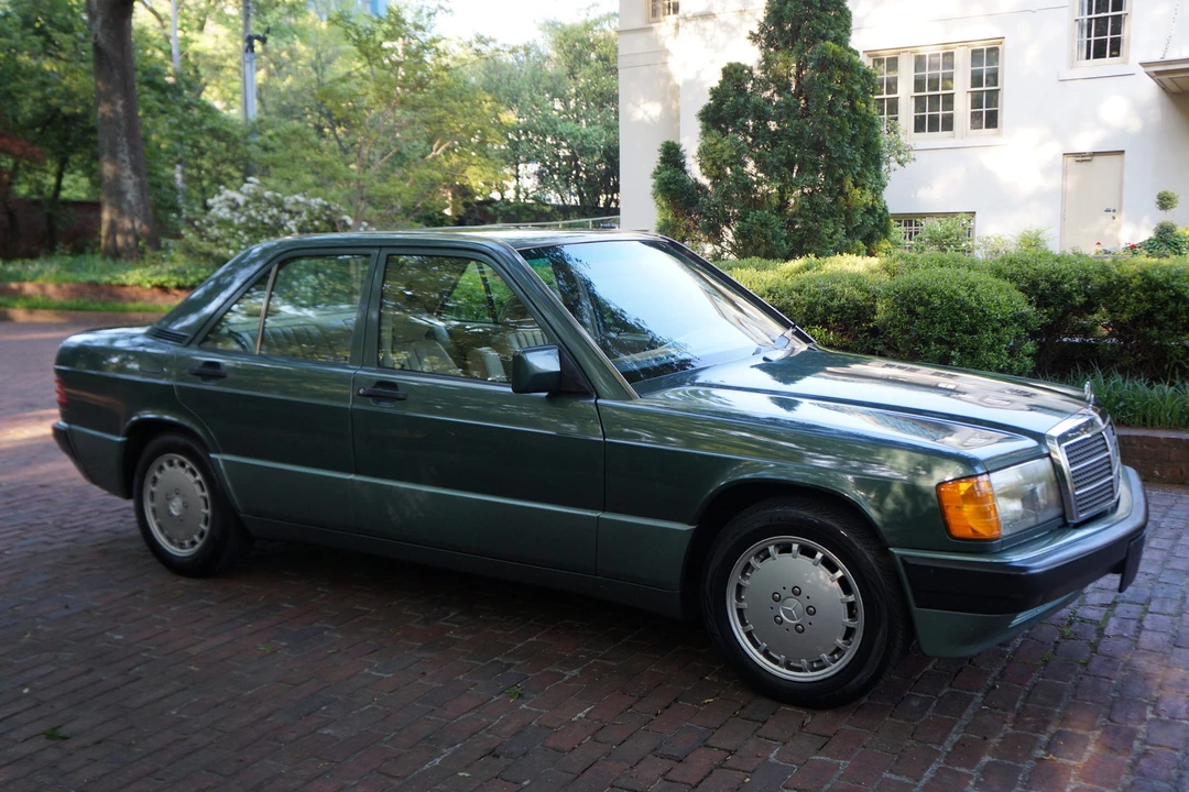 1993 Mercedes-Benz 190E - Image 11 of 31