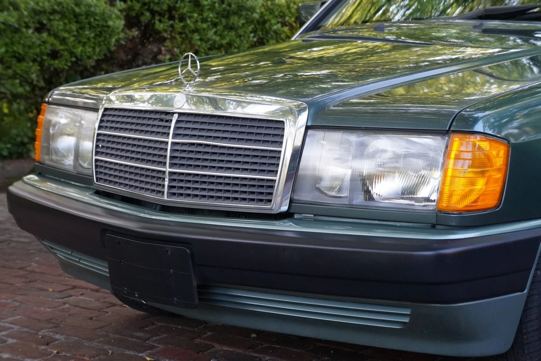 1993 Mercedes-Benz 190E - Image 25 of 31
