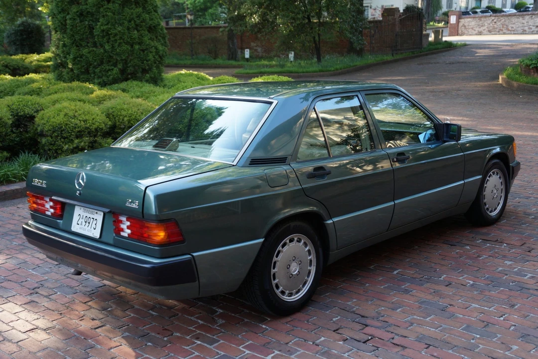 1993 Mercedes-Benz 190E - Image 14 of 31