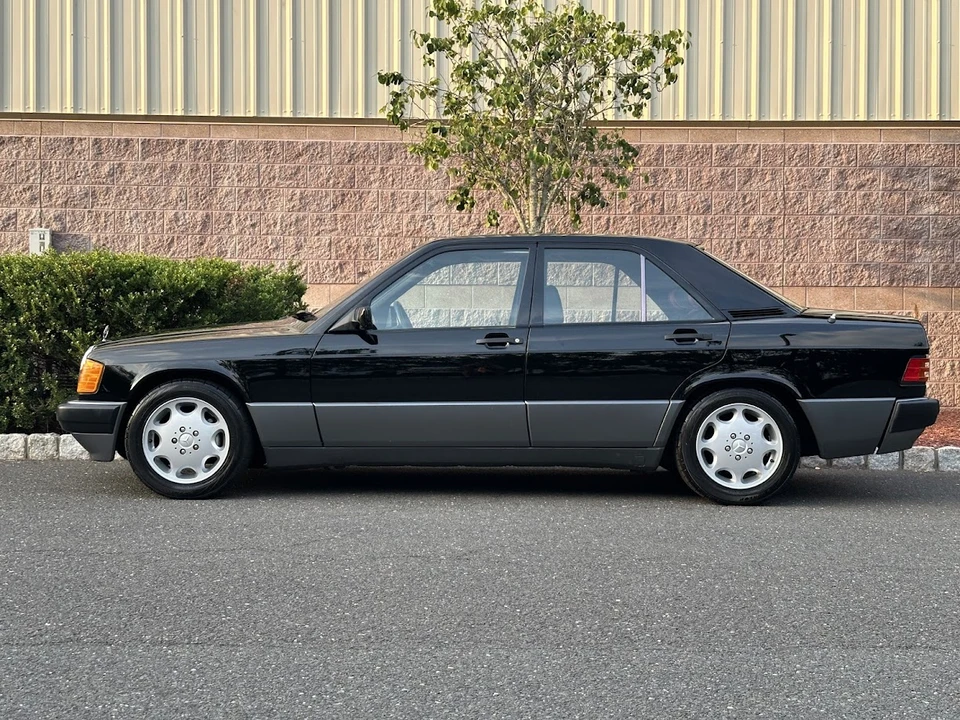 1993 Mercedes-Benz 190E - Image 18 of 31