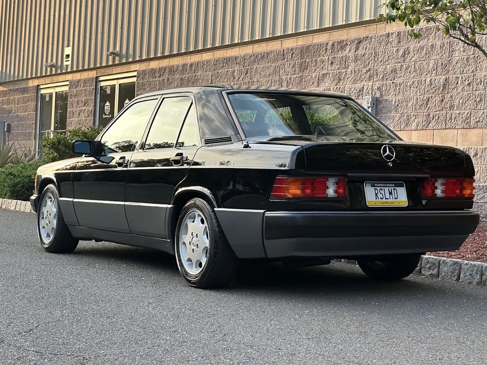 1993 Mercedes-Benz 190E - Image 16 of 31