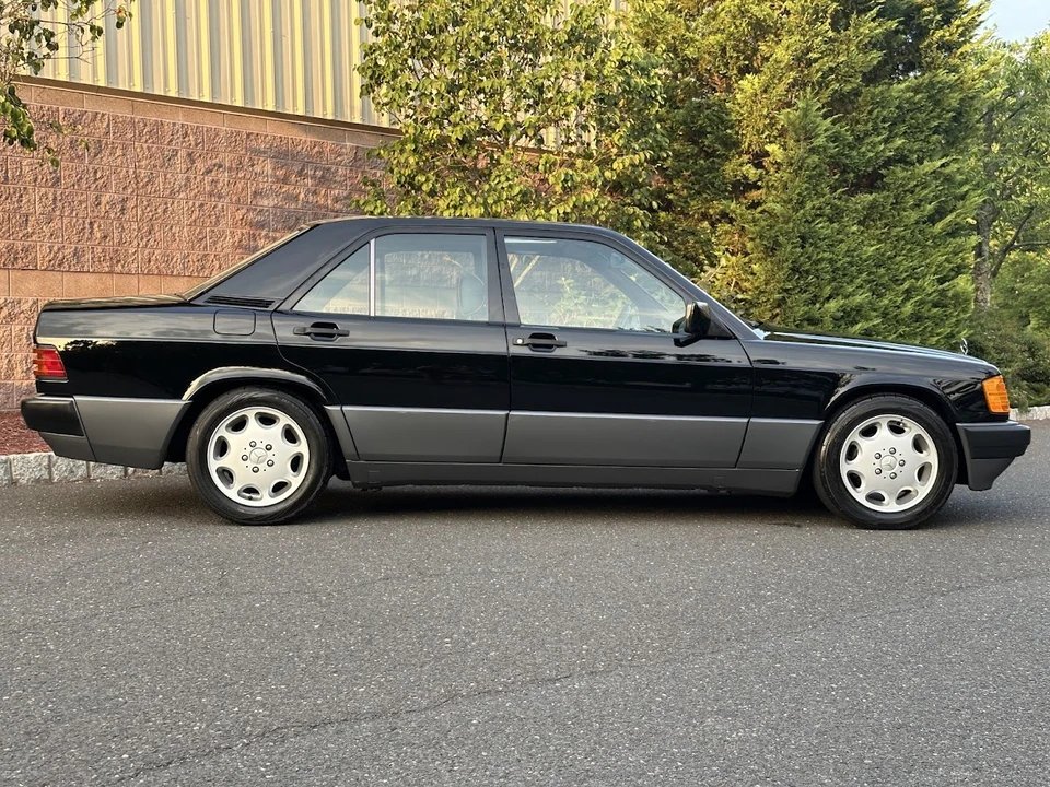 1993 Mercedes-Benz 190E - Image 11 of 31