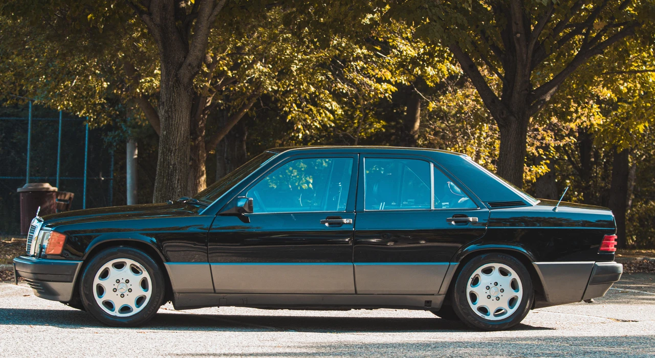 1993 Mercedes-Benz 190E - Image 10 of 31