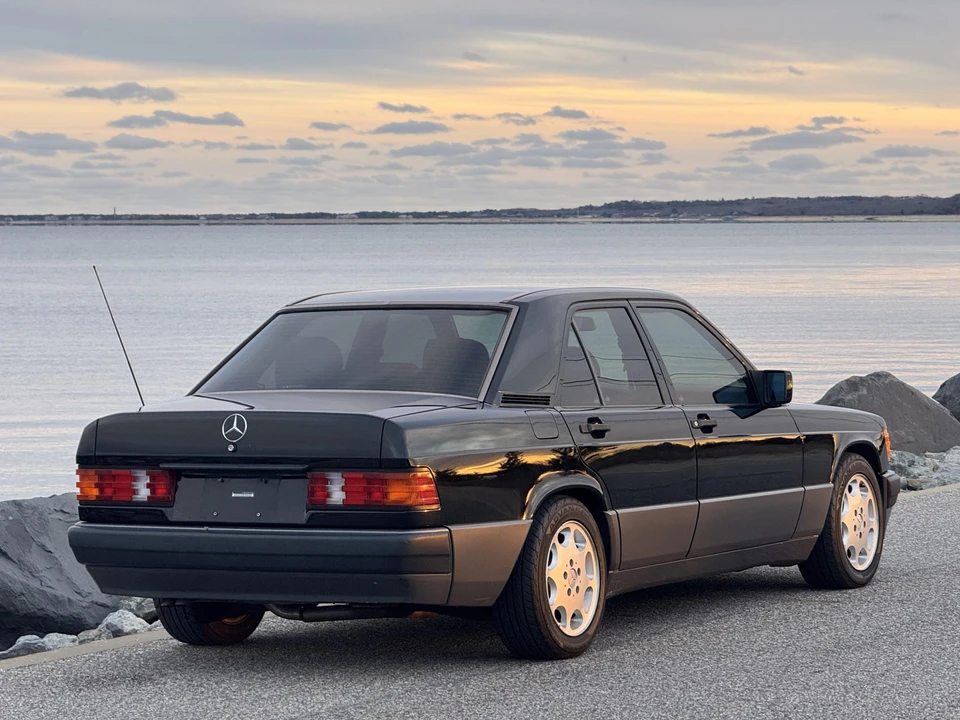 1993 Mercedes-Benz 190E - Image 18 of 31