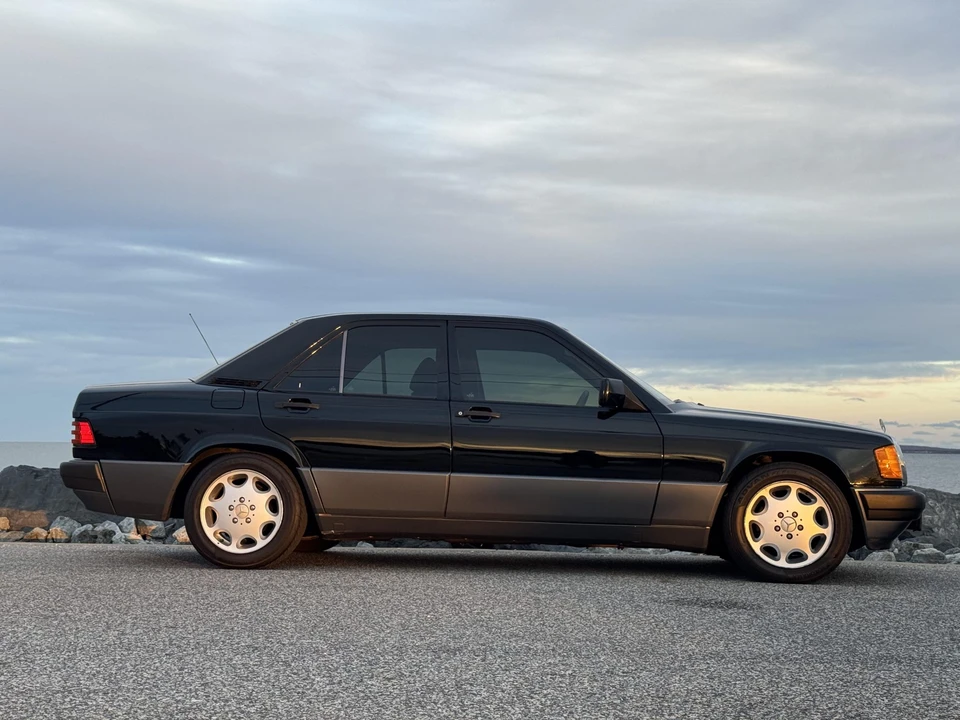 1993 Mercedes-Benz 190E - Image 22 of 31