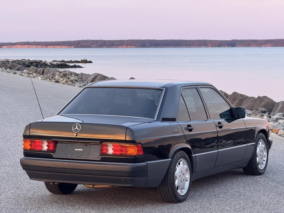 1993 Mercedes-Benz 190E - Image 16 of 31