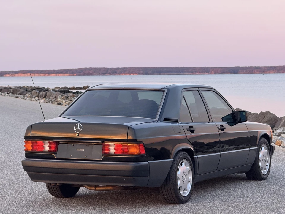 1993 Mercedes-Benz 190E - Image 15 of 31