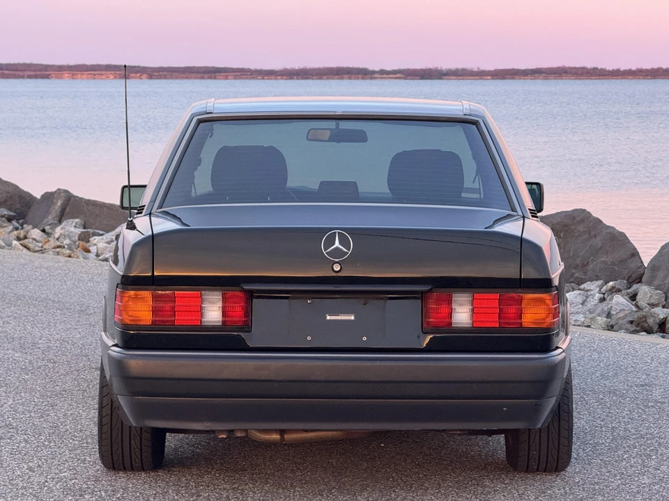 1993 Mercedes-Benz 190E - Image 11 of 31