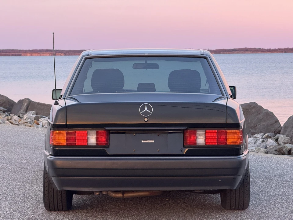 1993 Mercedes-Benz 190E - Image 12 of 31