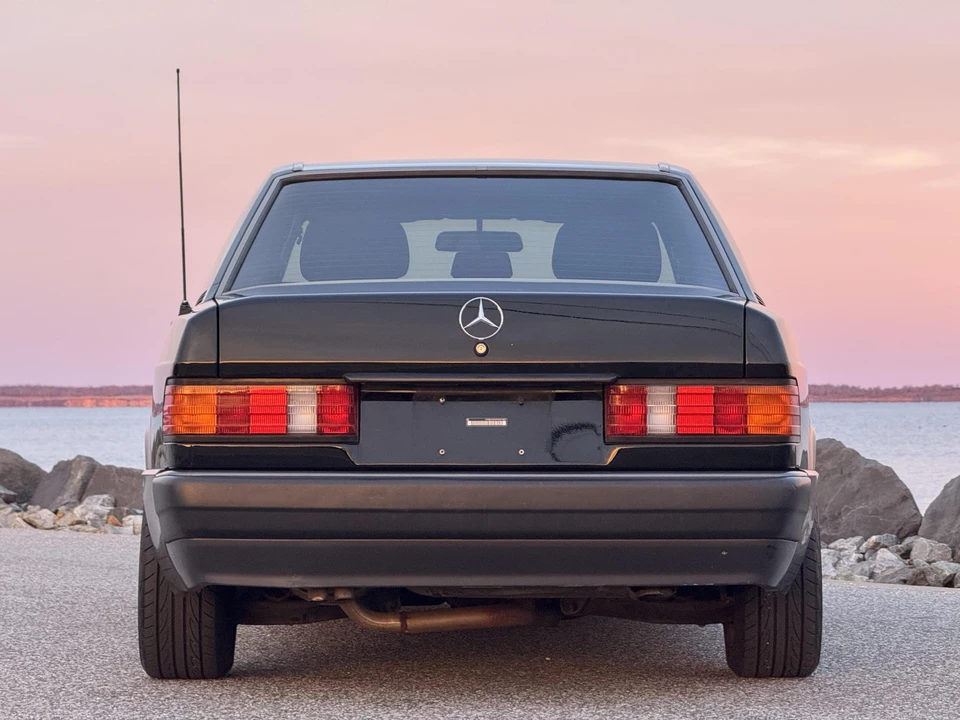 1993 Mercedes-Benz 190E - Image 13 of 31
