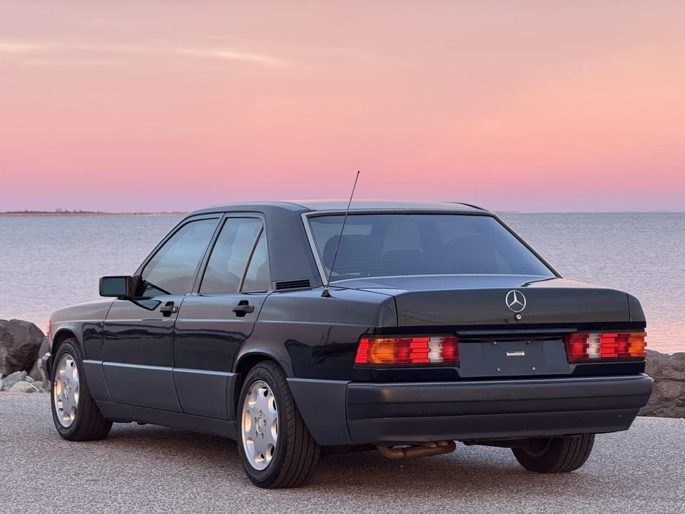 1993 Mercedes-Benz 190E - Image 10 of 31