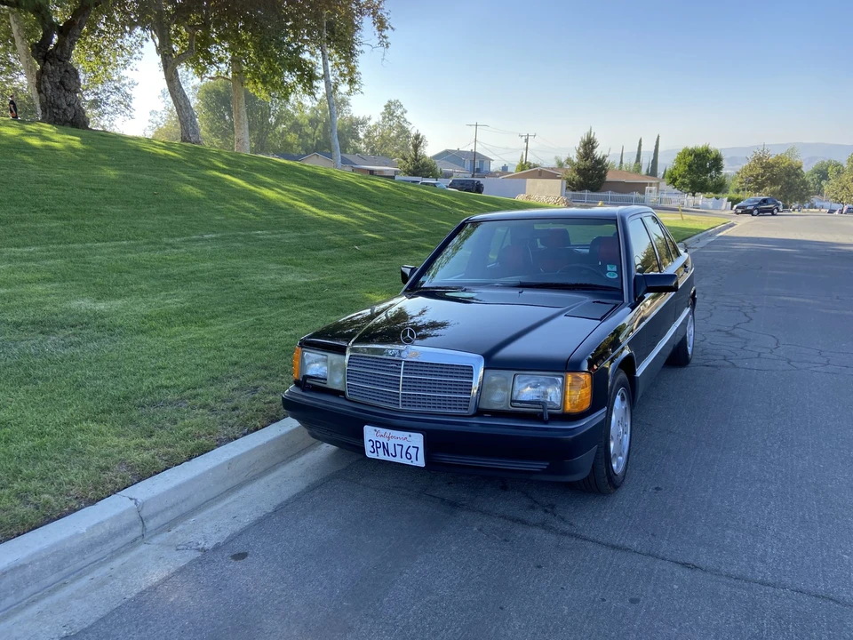 1993 Mercedes-Benz 190E - Image 2 of 31