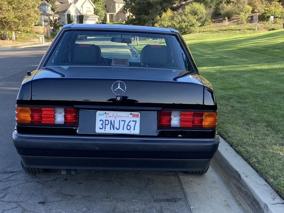 1993 Mercedes-Benz 190E - Image 10 of 31