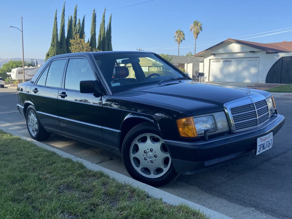 1993 Mercedes-Benz 190E - Image 14 of 31