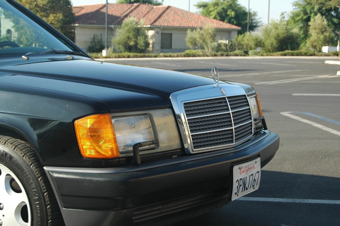 1993 Mercedes-Benz 190E - Image 21 of 31