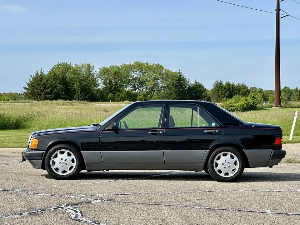 1993 Mercedes-Benz 190E - Image 8 of 31