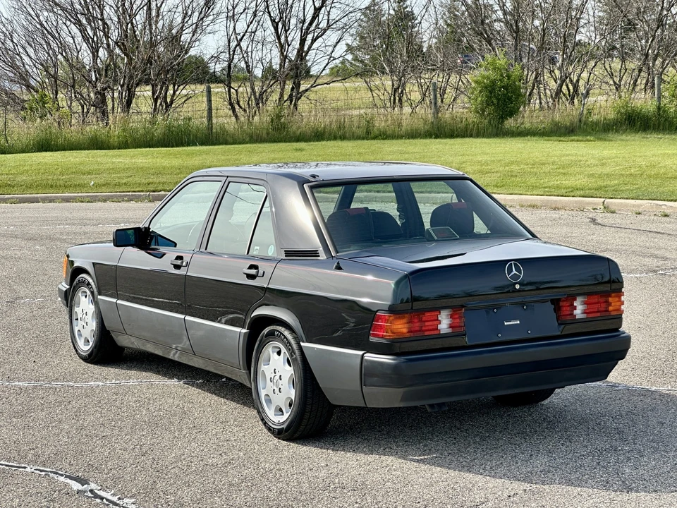 1993 Mercedes-Benz 190E - Image 9 of 31
