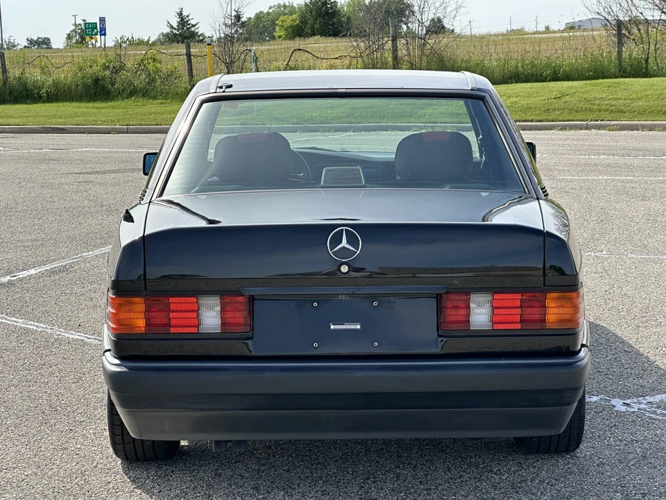 1993 Mercedes-Benz 190E - Image 11 of 31
