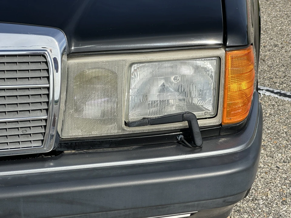 1993 Mercedes-Benz 190E - Image 17 of 31