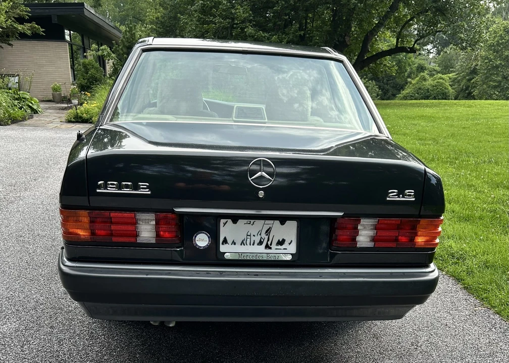 1993 Mercedes-Benz 190E - Image 8 of 31