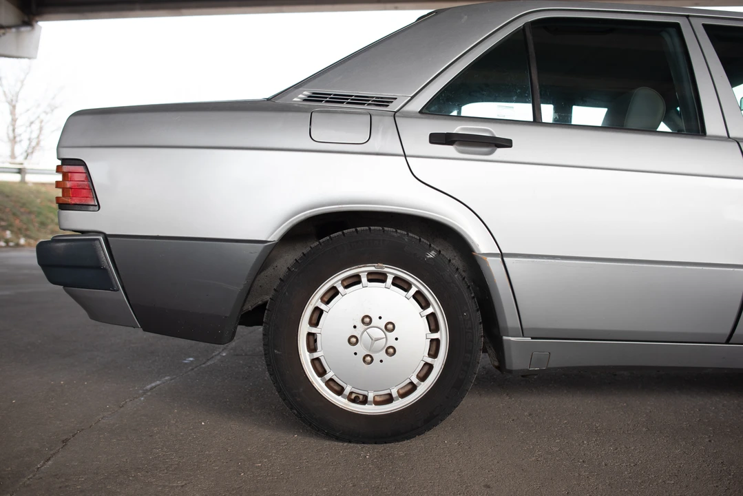 1993 Mercedes-Benz 190E - Image 18 of 31