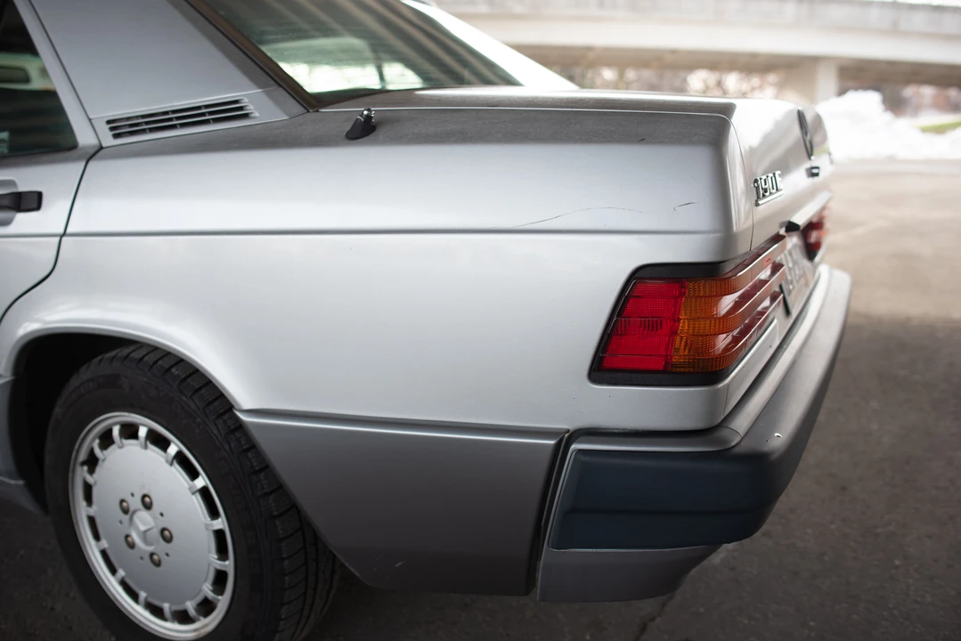 1993 Mercedes-Benz 190E - Image 20 of 31