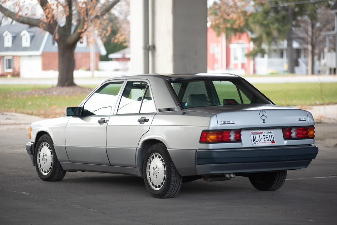1993 Mercedes-Benz 190E - Image 12 of 31